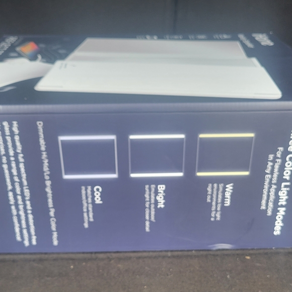 IHome Beauty Reflect Trifold Vanity Mirror With Bluetooth and Lights (ICVBT40W) - Picture 4 of 7